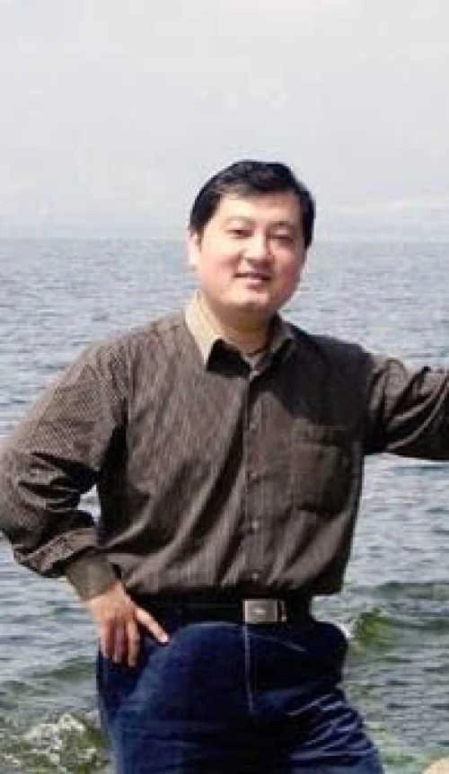 王亚洲老师的照片，单击鼠标查看大图！